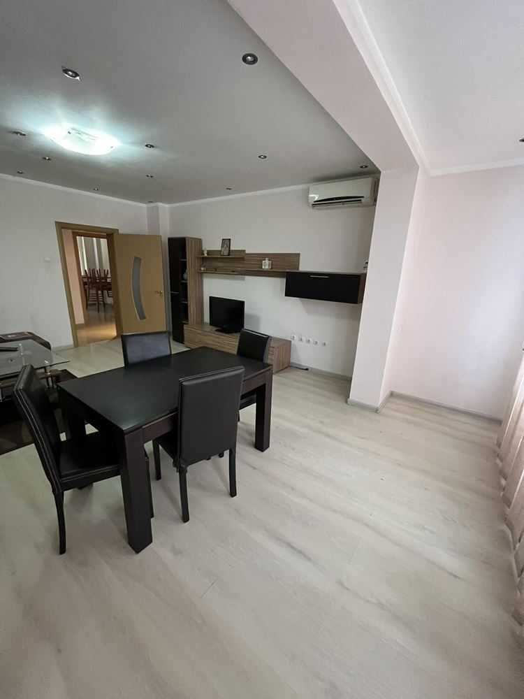 Дава се под наем Тристаен апартамент в Пловдив, Кършияка - 110 кв.м за 550 € - Снимка #4