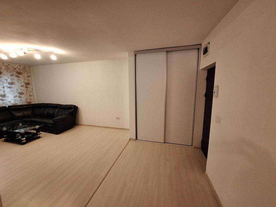 Apartament 2 camere Petroșani • Renovat • Mobilat • Centrală proprie •