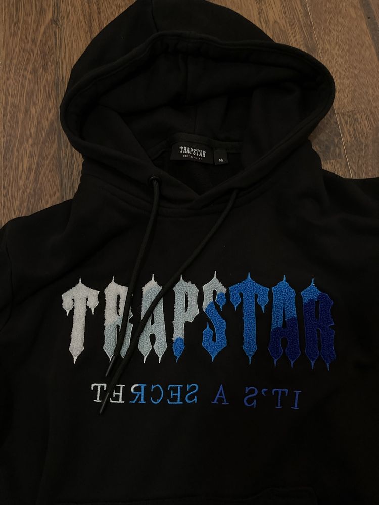 Trapstar екип