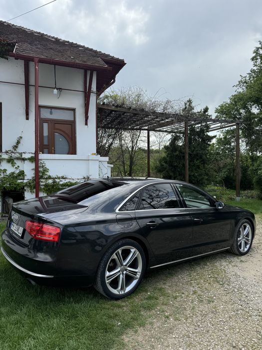 Vand Audi A8 intretinut