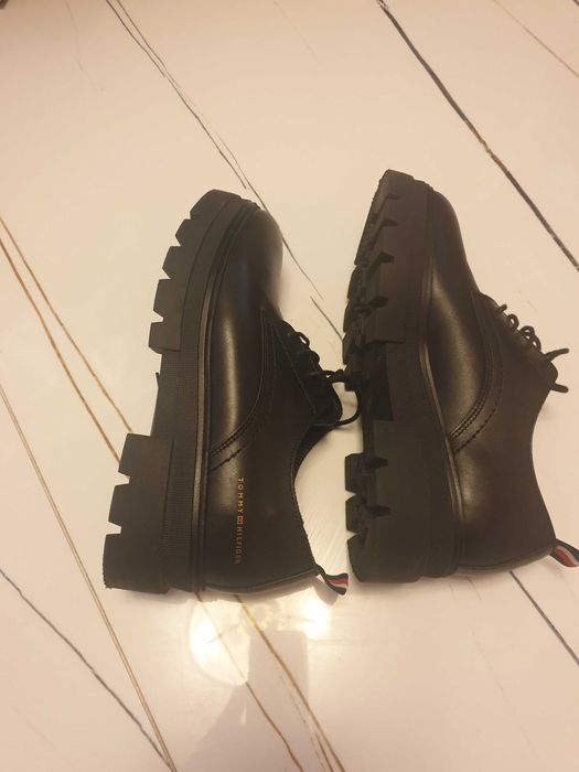 Есенни обувки чисто нови