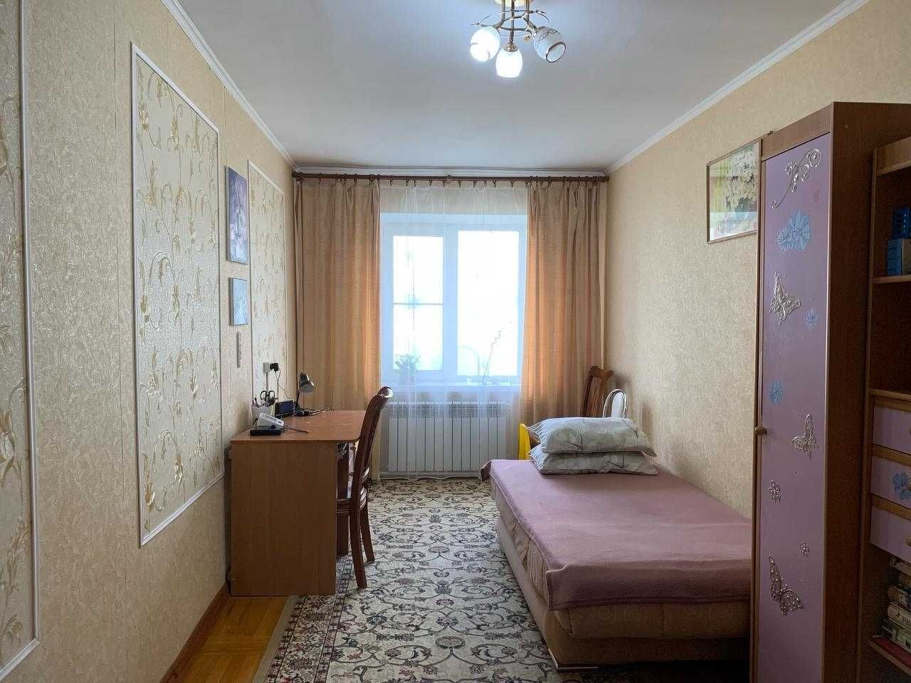 Продам 3 комн,кв. в районе центрального стадиона.