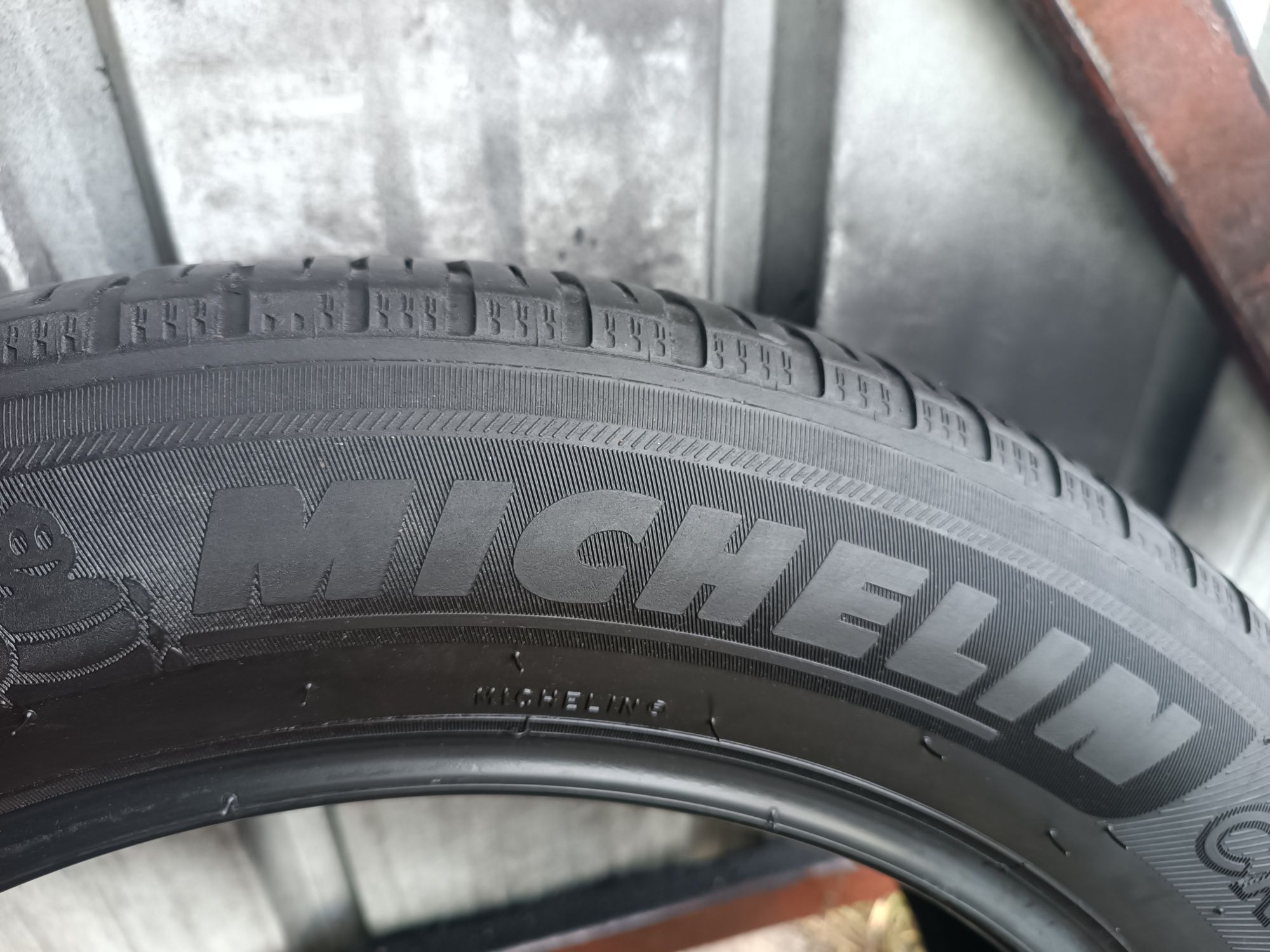 225/55/17 Michelin Дот 0521