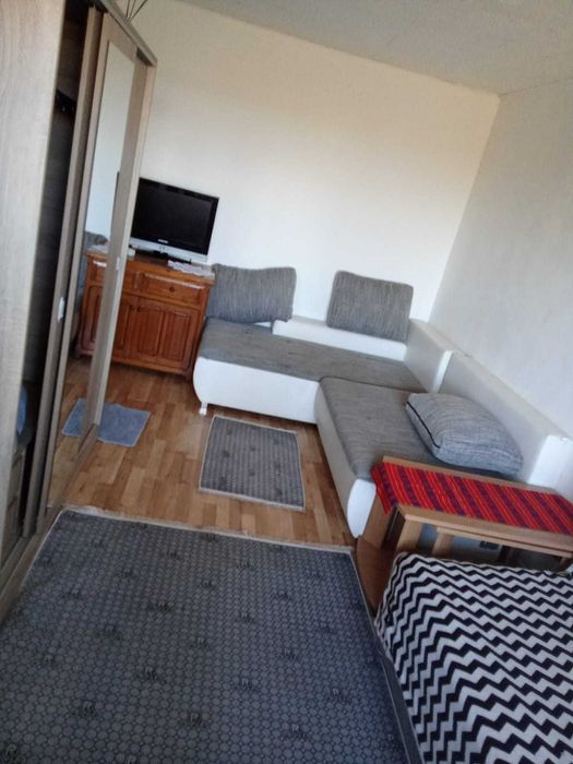 Inchiriez garsoniera Navodari