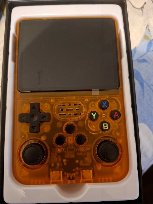 Consola jocuri R36s