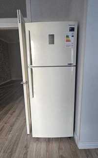 Холодильник Samsung двухкамерный бежевый/жемчужный