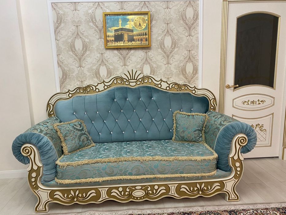 Продается диван в очень хорошем состоянии