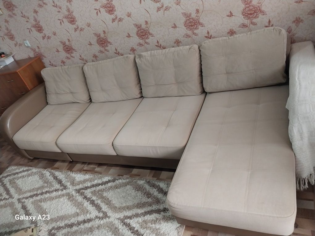 Продаётся диван угловой