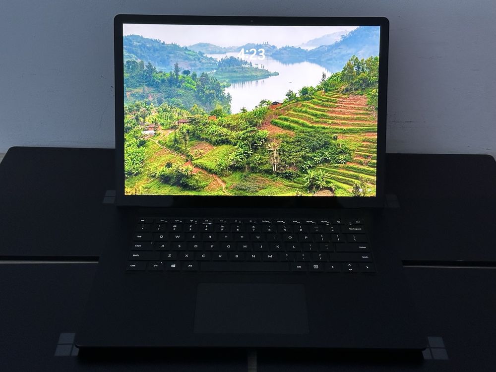 Редкие 15ти дюймовые surface core i7 11th gen zor xolati