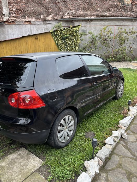 Vând , pentru ca am nevoie de numerele masinii!