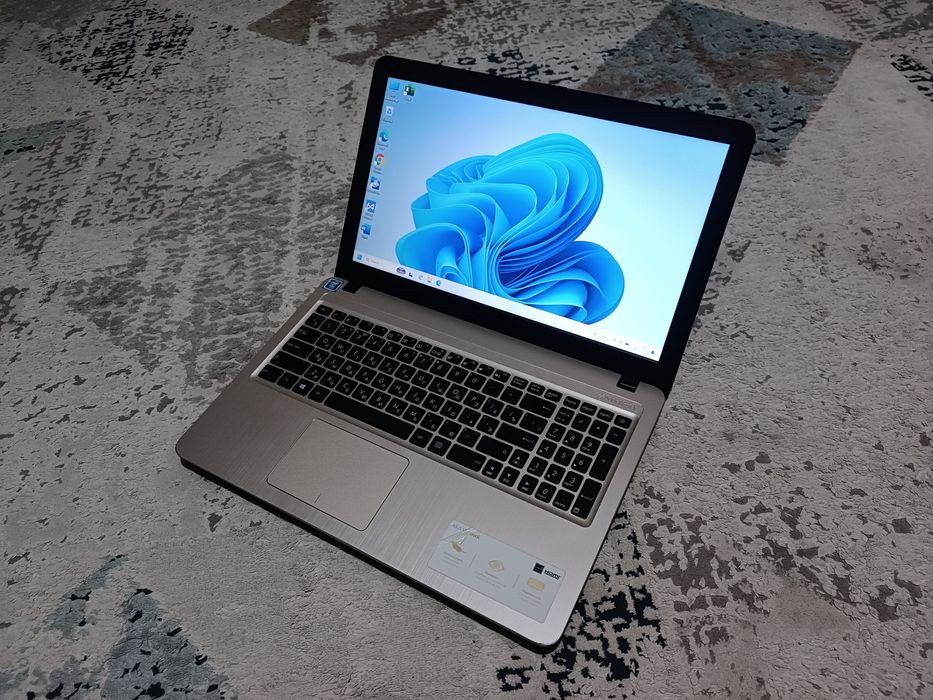 4 ядерный с SSD ноутбук Asus