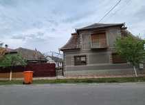 casa cu teren de vanzare