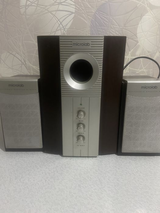 Продам самбуфер с колонками Mikrolab!