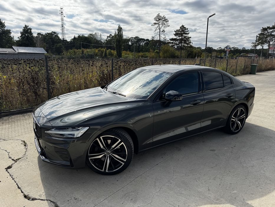 Volvo S60 2021 R design/full led/camera/keyless/distronic/lane/side