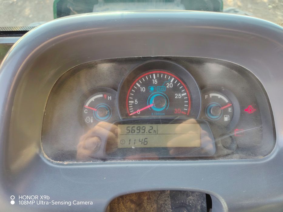 Ls plus 100 traktori sotuvda