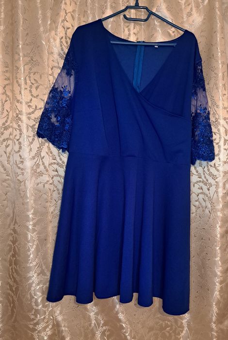 Rochie eleganta cu mâneci din dantela