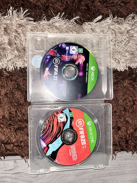 Vand fifa 23  bonus fifa21 de Xbox one