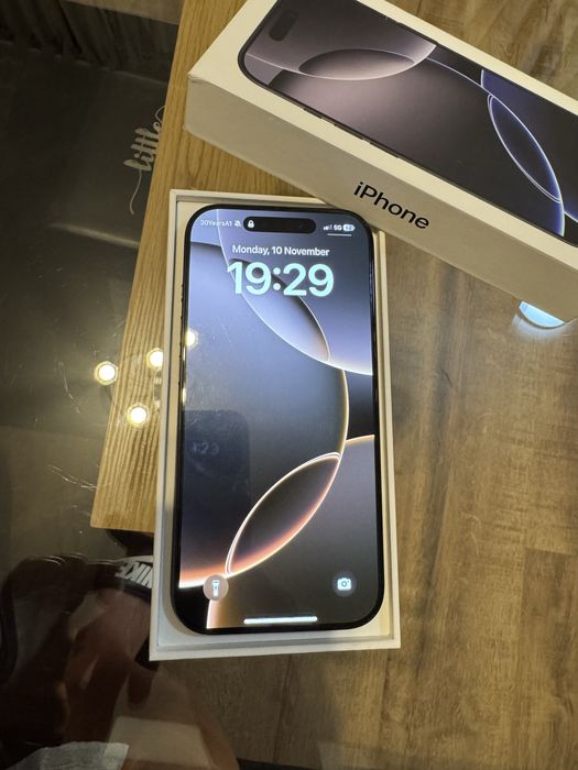 Iphone 16 Pro 256Gb гаранция+зарядно