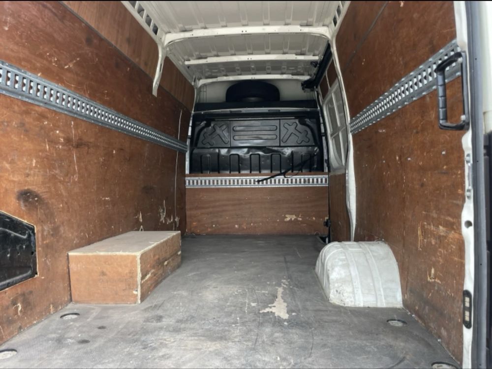 Бус Iveco Daily