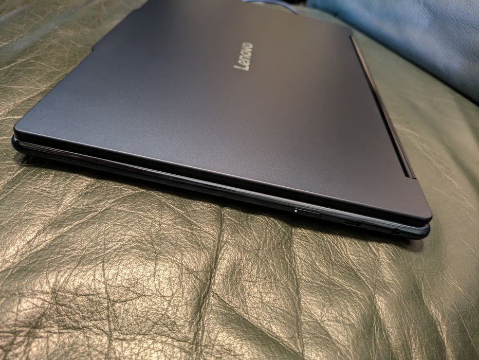 Laptop 2025 Lenovo Yoga 9i 2in-1 14" 2.8K Ultra 7, 32GB RAM, 1TB