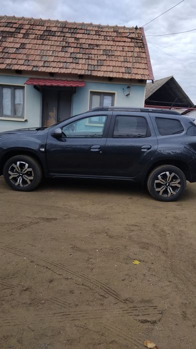 Dacia Duster de garaj cu 6500 Km unic proprietar !!