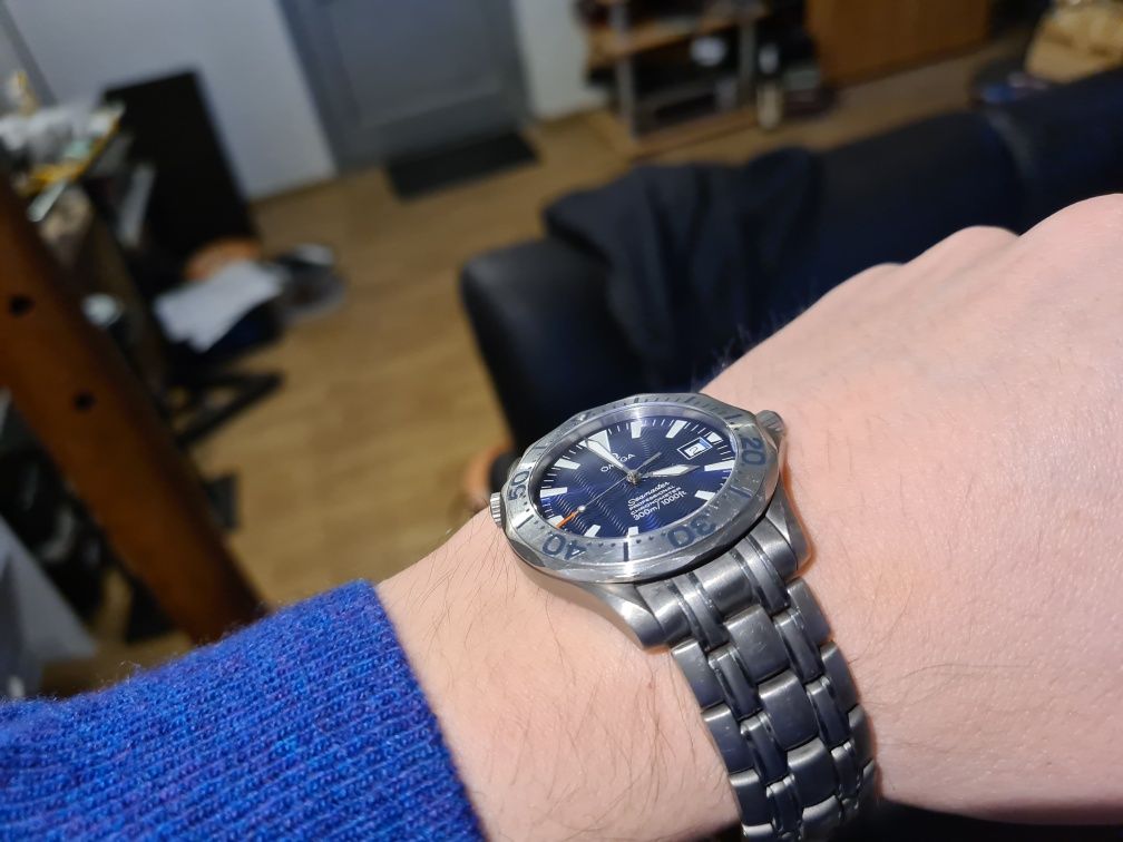 Omega Seamaster titanium electric blue 2231.80 automatic