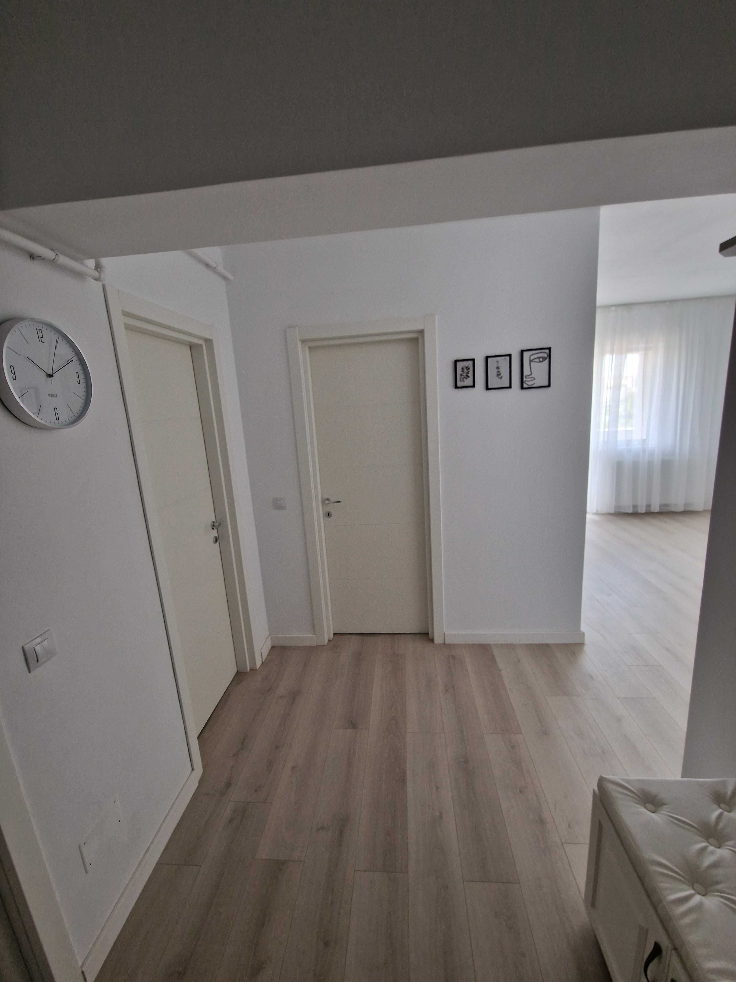 Inchiriez apartament 56 mp. la Conest Evolution TOTUL NOU !!!