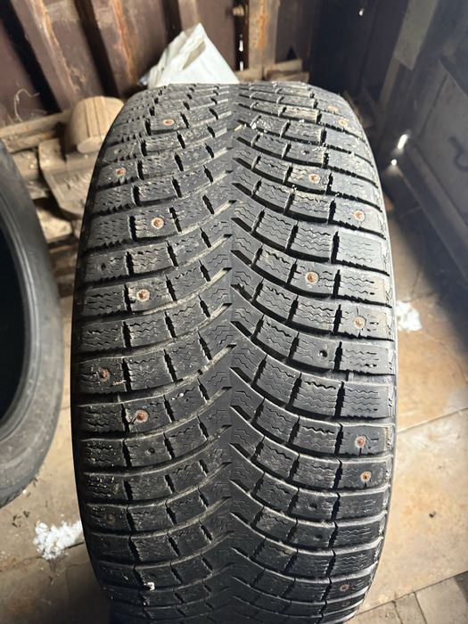 Зимние шины размер 285/50R20 комплект