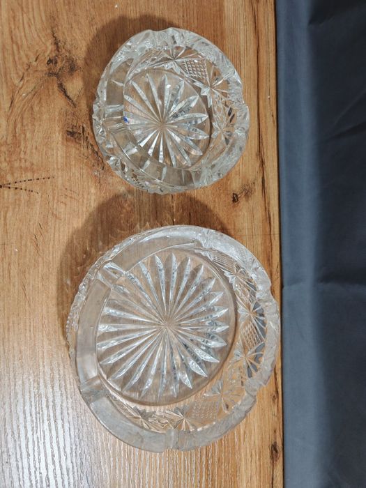 Хрустальные пепельницы.