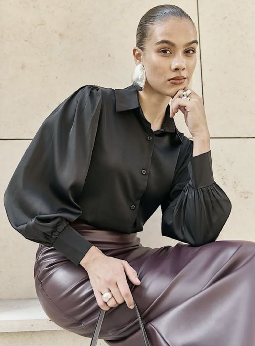 Классическая блузка черный