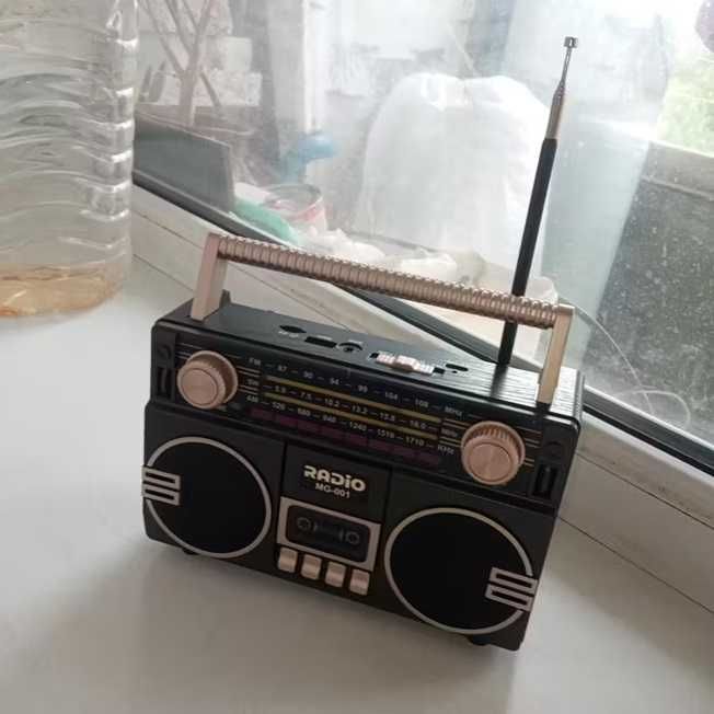 Ретро стерео преносимо радио MG001 с USB зареждане, TF карта AUX AM/FM