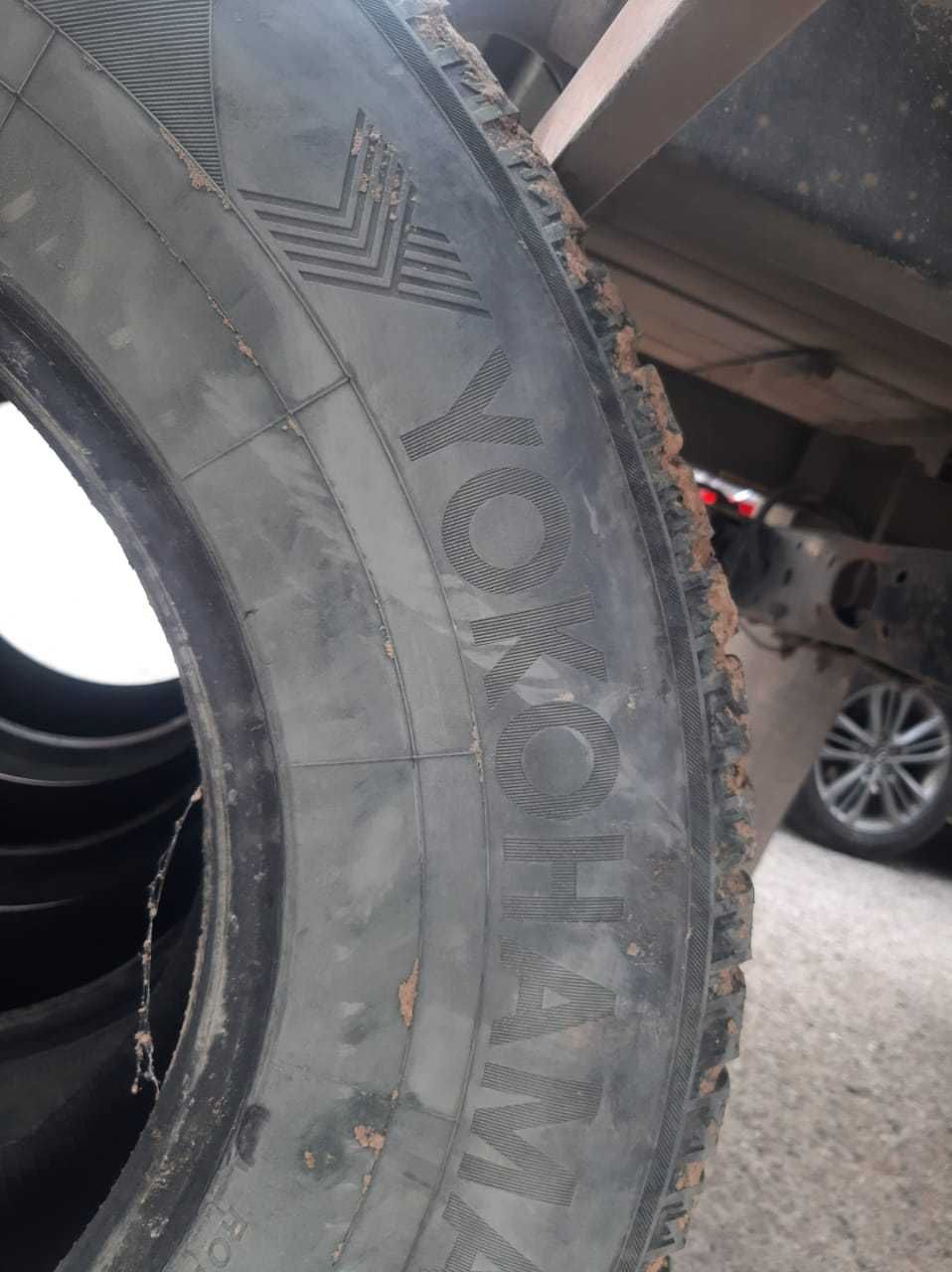 Бу зимний шина Yokohama 4шт размер: 265/70R16