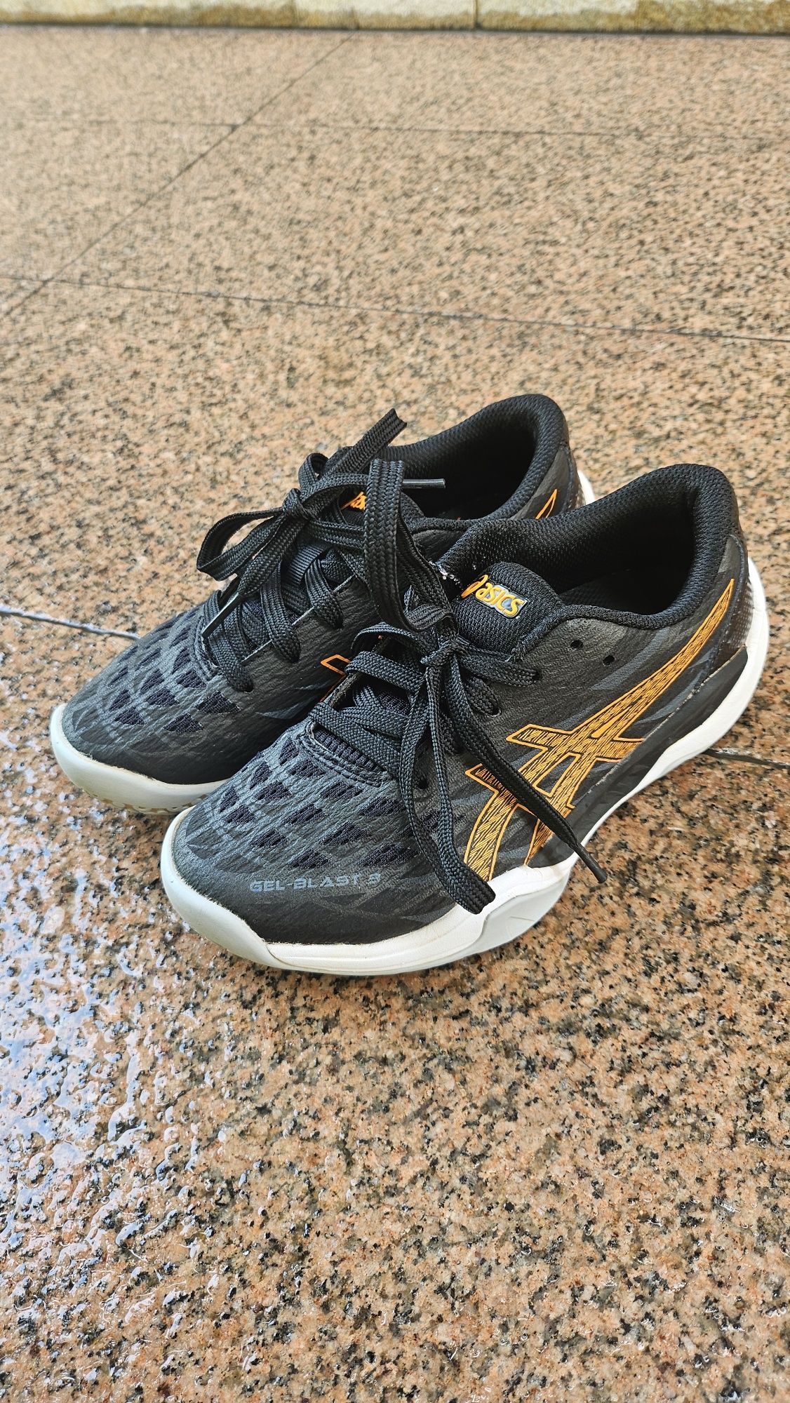 Детски обувки за волейбол Asics