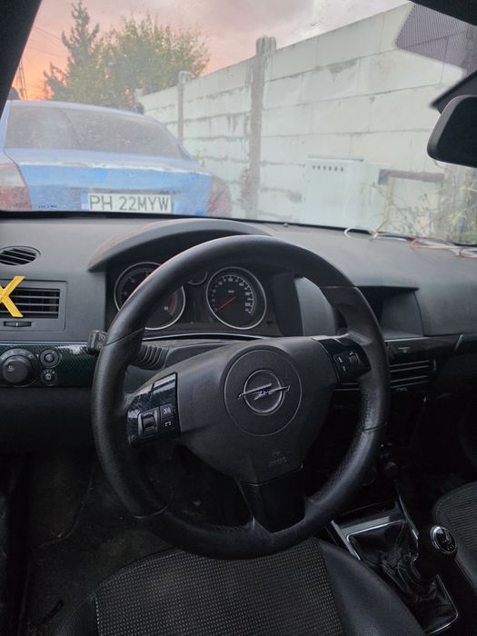 Opel Astra H pentru dezmembrat sau reparat