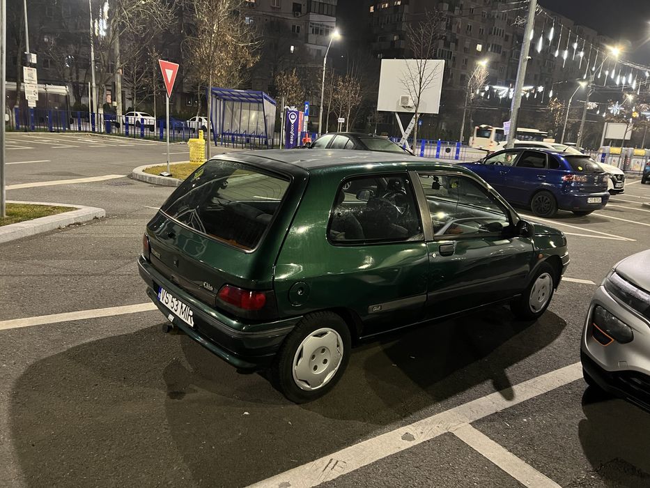 Vand masina Renault Clio 1996