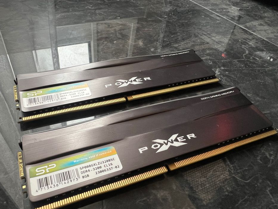 16 GB DDR4 3200 mhz CL16