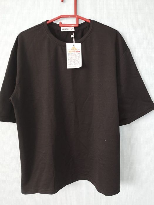 Футболка новая, черная,3 размера,несколько шт..