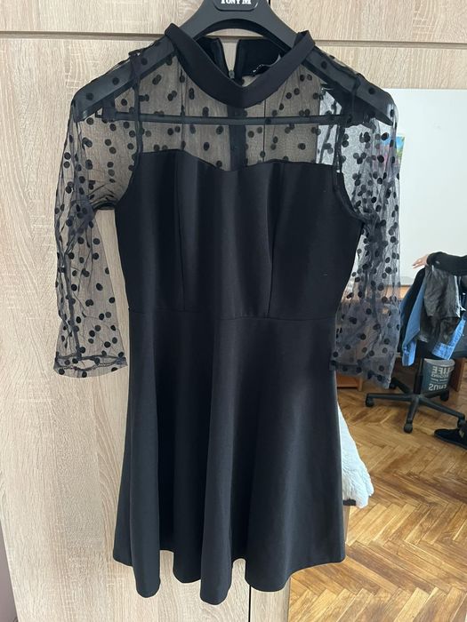 Официална рокля.