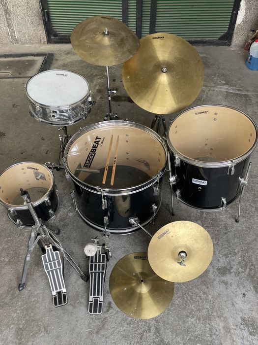 Комплект барабани BLACK BEAT byGiant