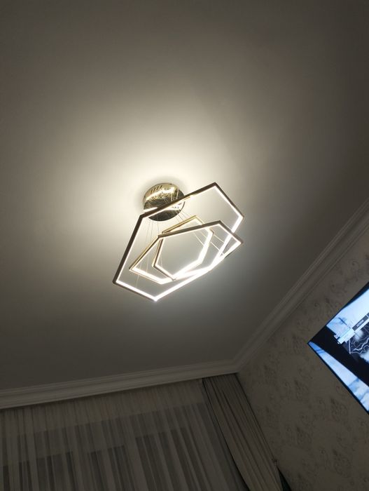 Люстра, в хорошем состоянии