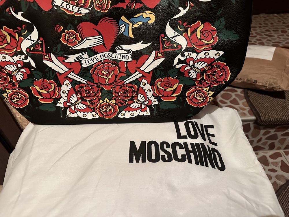 Love Moschino чанти