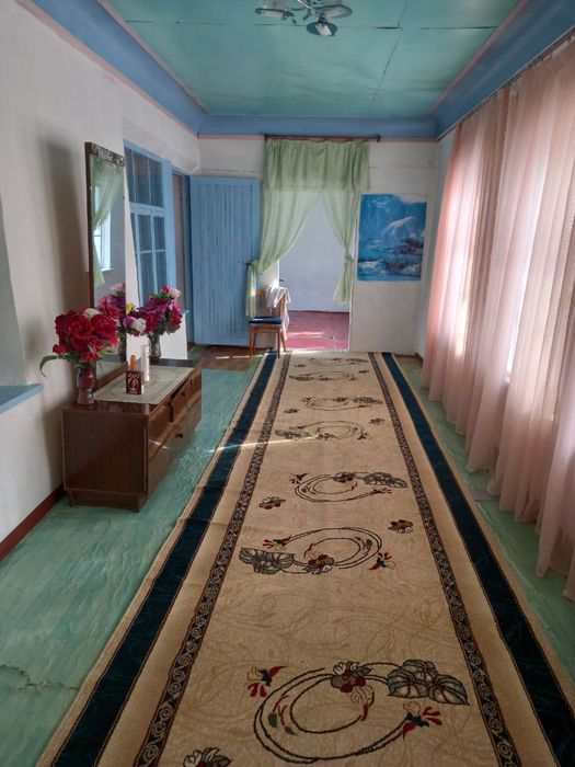 Уй сотилади Така-Янгок кишлогида Нефрит томонда