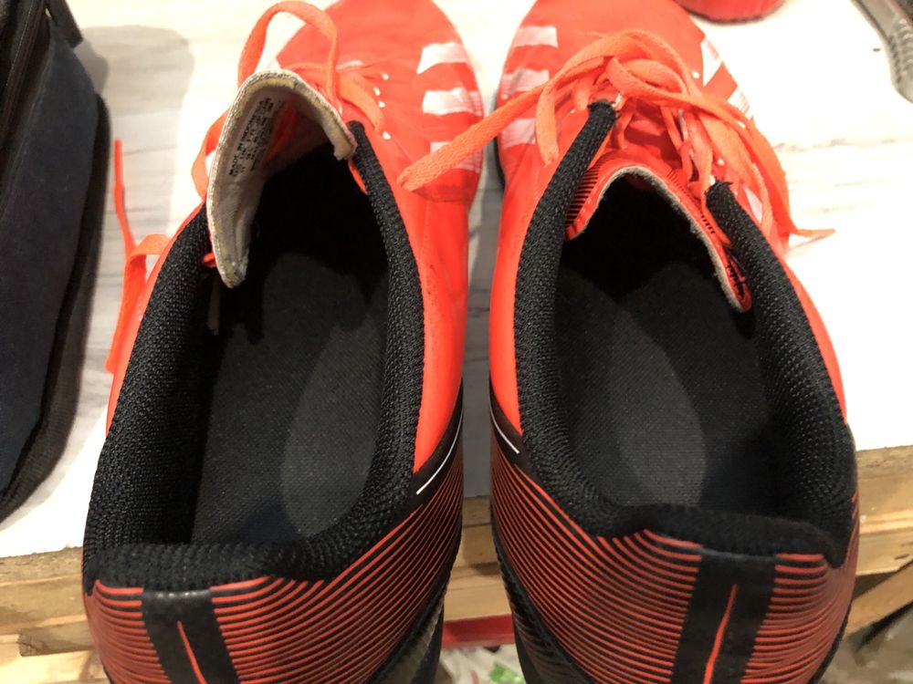 Футболни обувки adidas