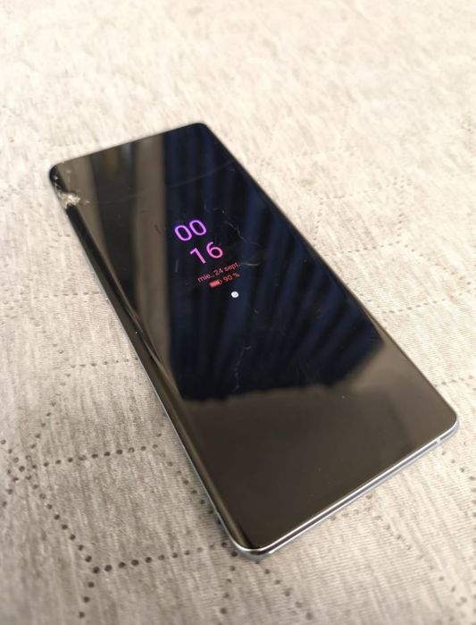 Oppo Reno 6 Pro 256/12GB Fisurat vă rog frumos citiți descrierea