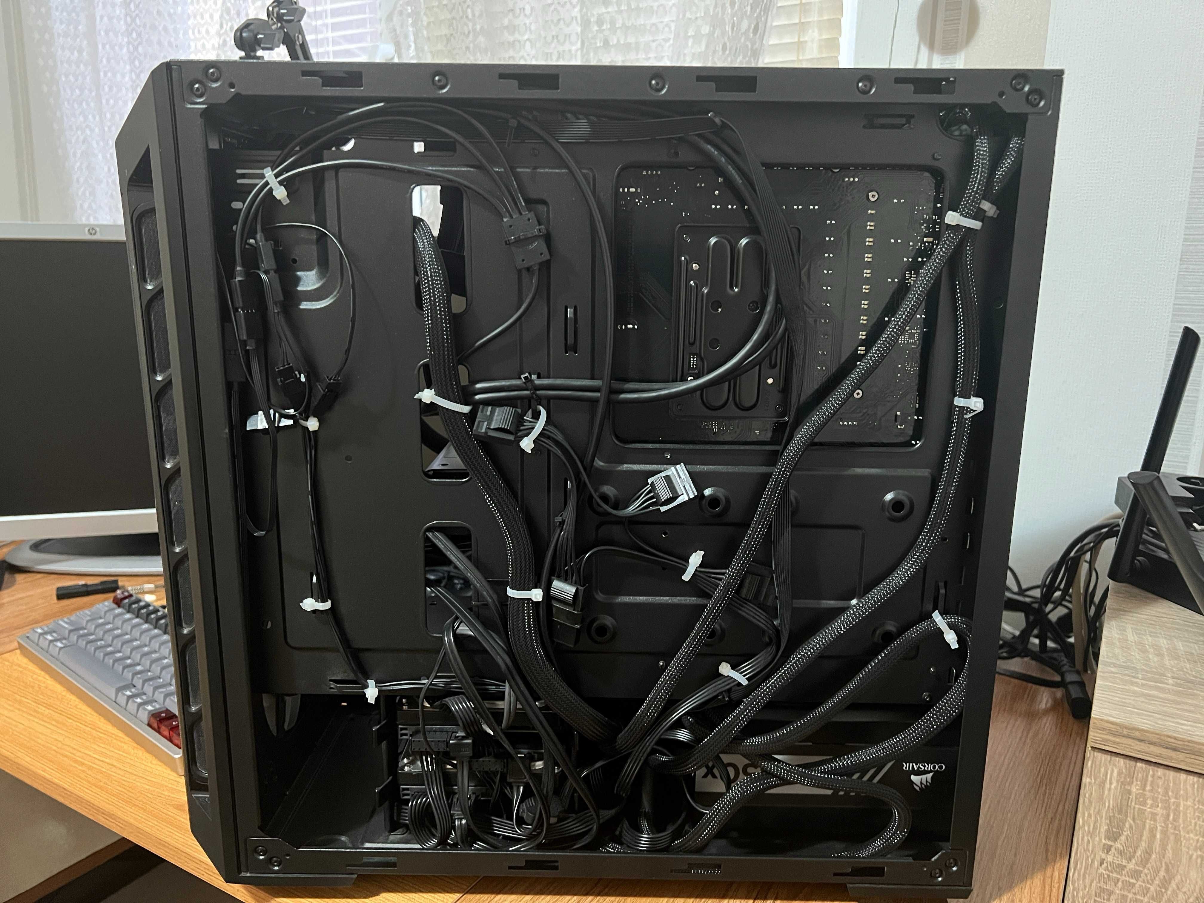 Геймърски компютър AMD Ryzen 7 7800X3D. RTX 4070 Ti, 32GB RAM