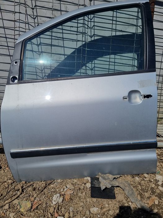 Vând uşă de sharan fată si spate