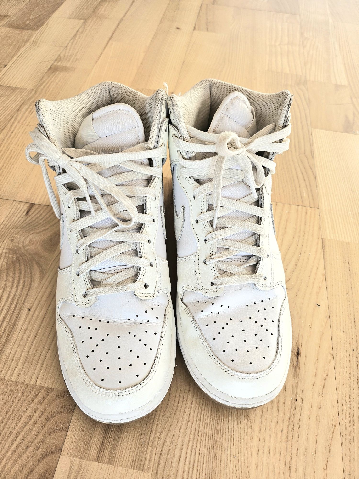 Nike nr 41 marime europeana, 26,5 cm, culoare alb, utilizat dar in st