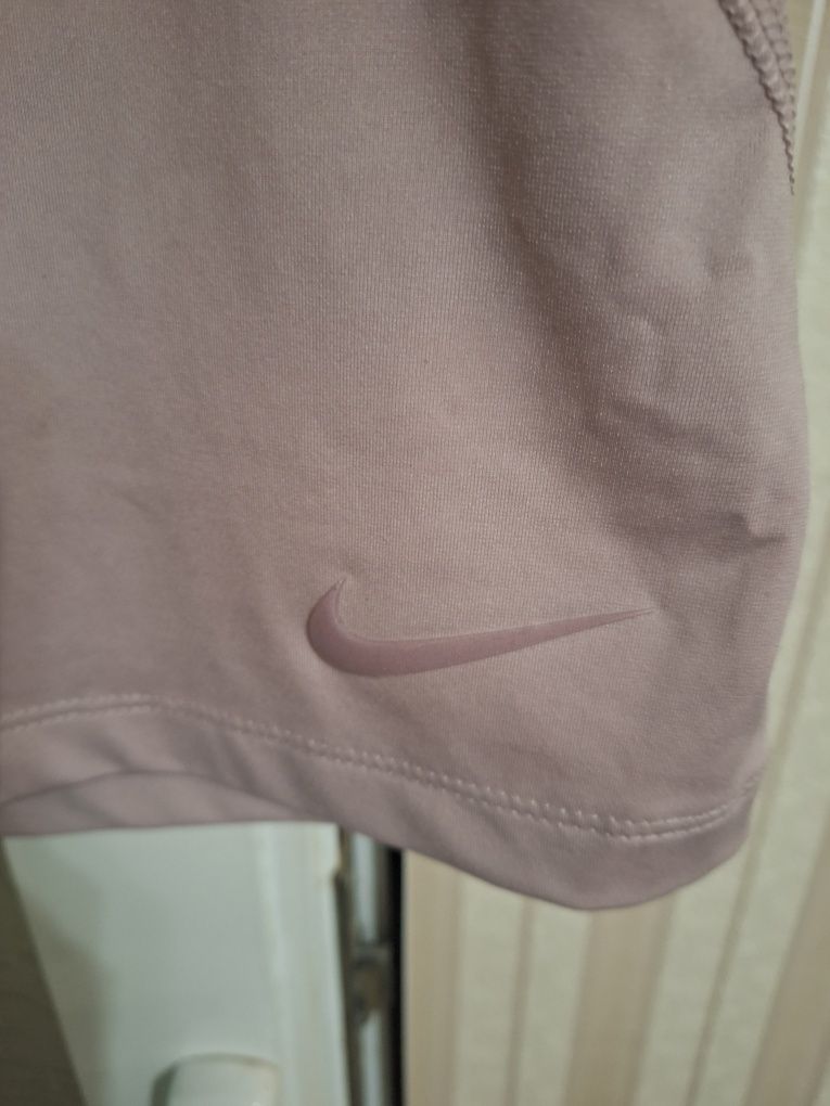 Nike pro  оригинална тениска.Крайна цена !