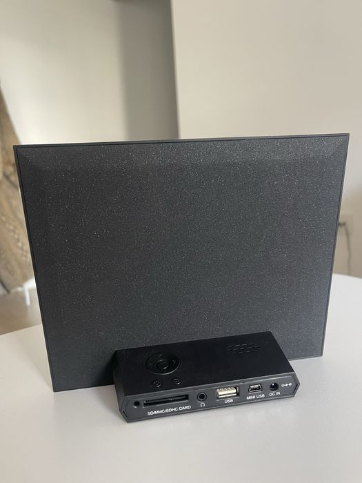 Rama foto digitala BRAUN DigiFrame Slim 8