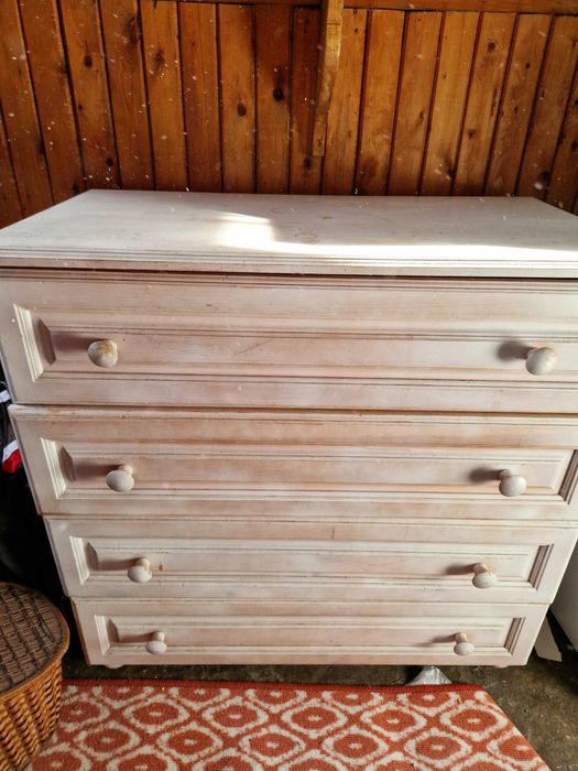 Продавам шкаф / скрин